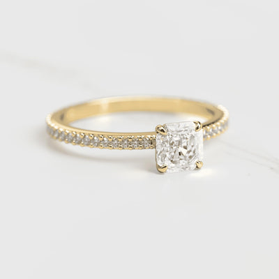 Asscher-Diamant-Clusterring mit Vollpavé-Fassung