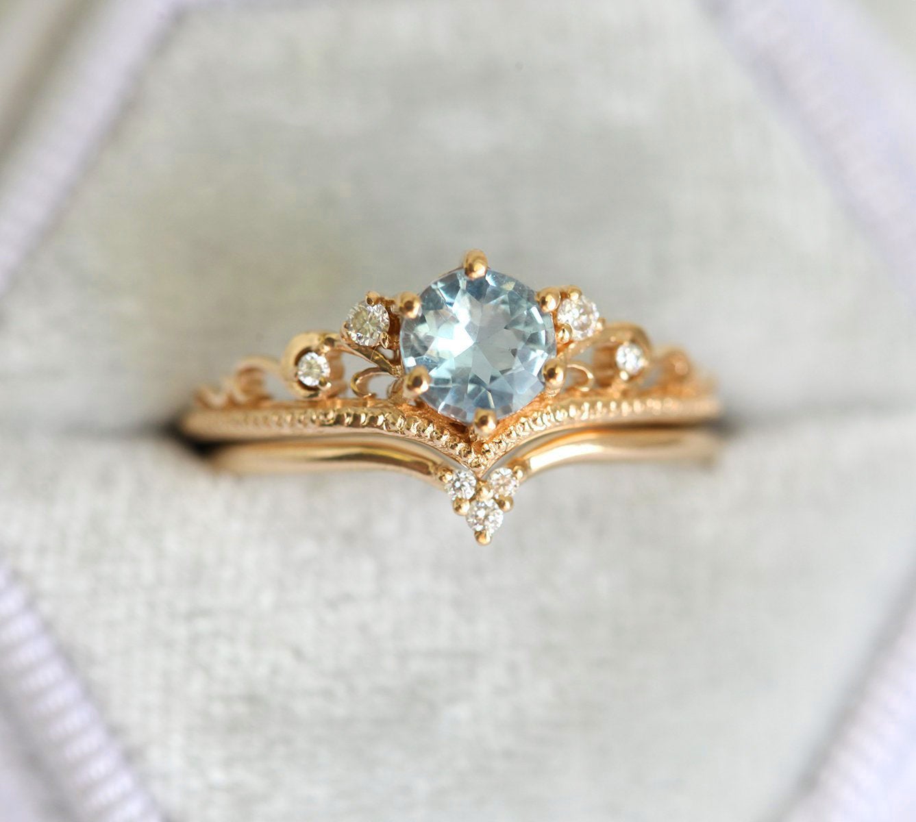 Gold-Aquamarin-Verlobungsring mit passendem Diamantring