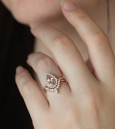 Roségold-Ringset mit birnenförmigem Morganit und Diamant