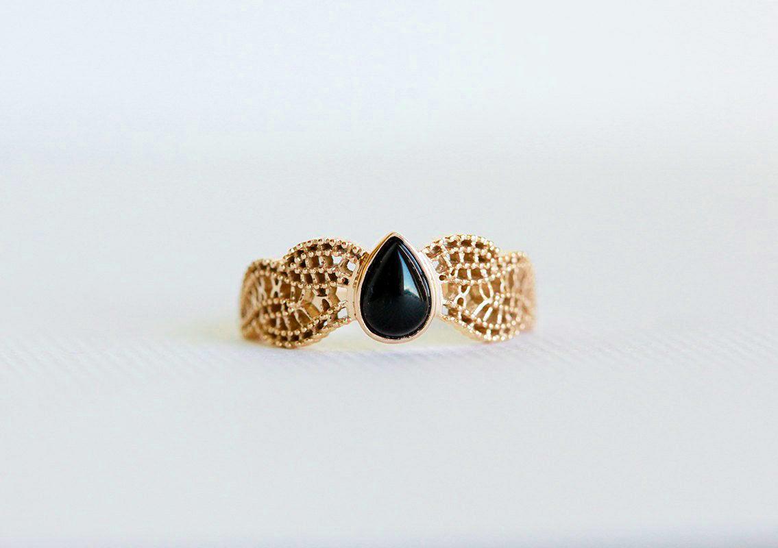 SCHWARZER ONYX-RING, GOLD-Milgrain-RING-Capucinne