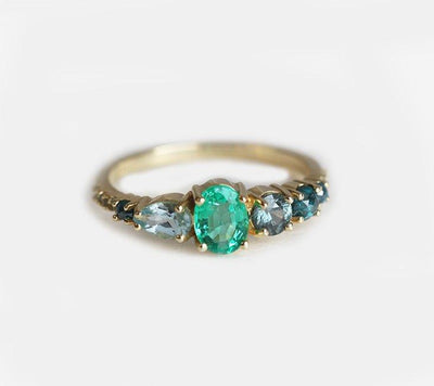 Ovaler Smaragd-Cluster-Ring mit weißen, blauen Diamanten, Saphir- und Aquamarinsteinen