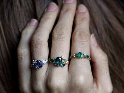 Ovaler Smaragd-Cluster-Ring mit weißen, blauen Diamanten, Saphir- und Aquamarinsteinen