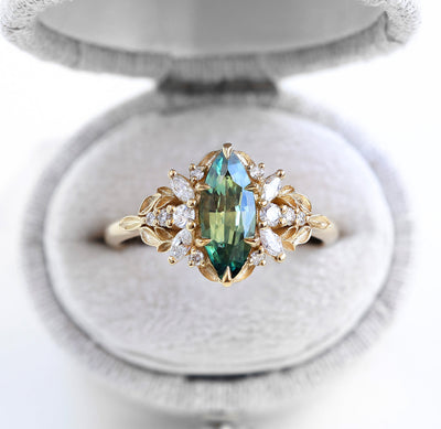 Verlobungsring mit Bronte-Blatt-Saphir und Diamant