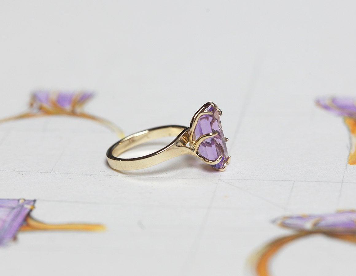 Baguette-Amethyst-Solitär-Goldring mit einzigartiger Lünette