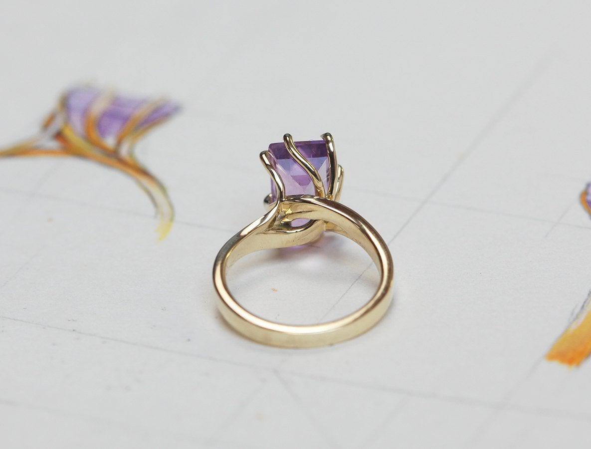 Baguette-Amethyst-Solitär-Goldring mit einzigartiger Lünette