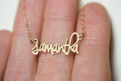 Goldkette mit personalisiertem Wort