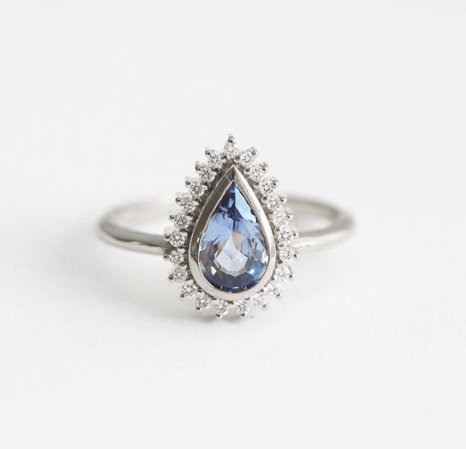 DAKSHA BIRNEN-SAPHIR-DIAMANT-RING-Capucinne