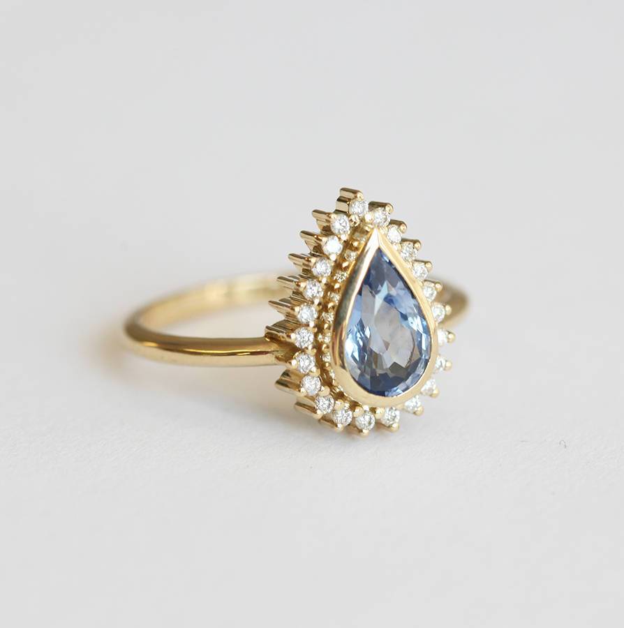 DAKSHA BIRNEN-SAPHIR-DIAMANT-RING-Capucinne