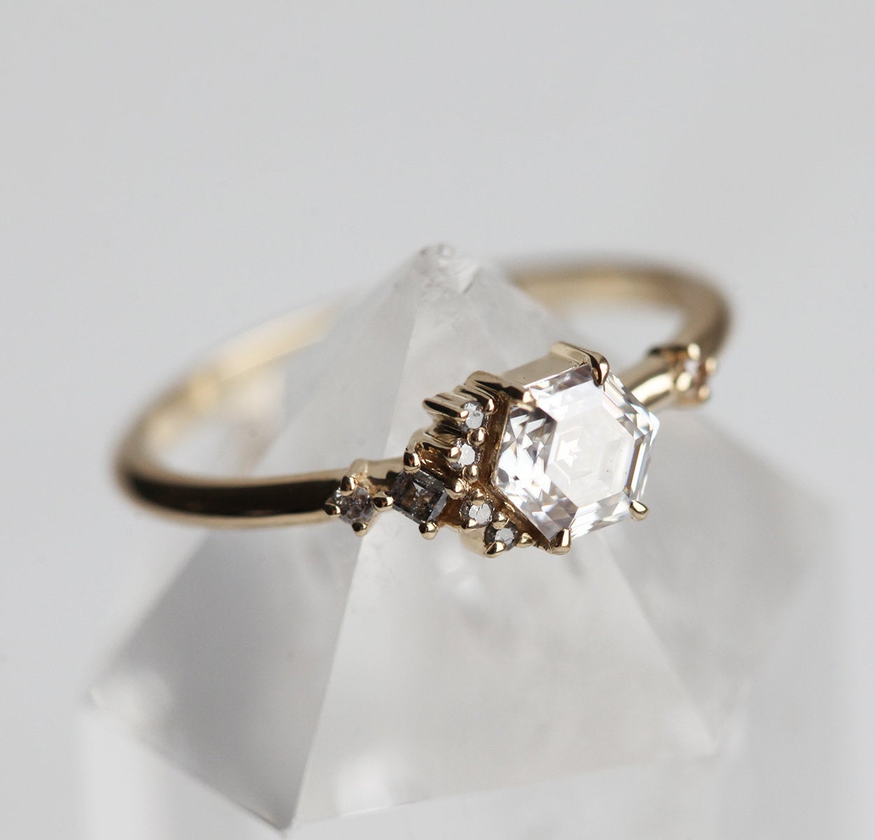 FREJA CLUSTER RING-Capucinne