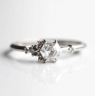 FREJA CLUSTER RING-Capucinne