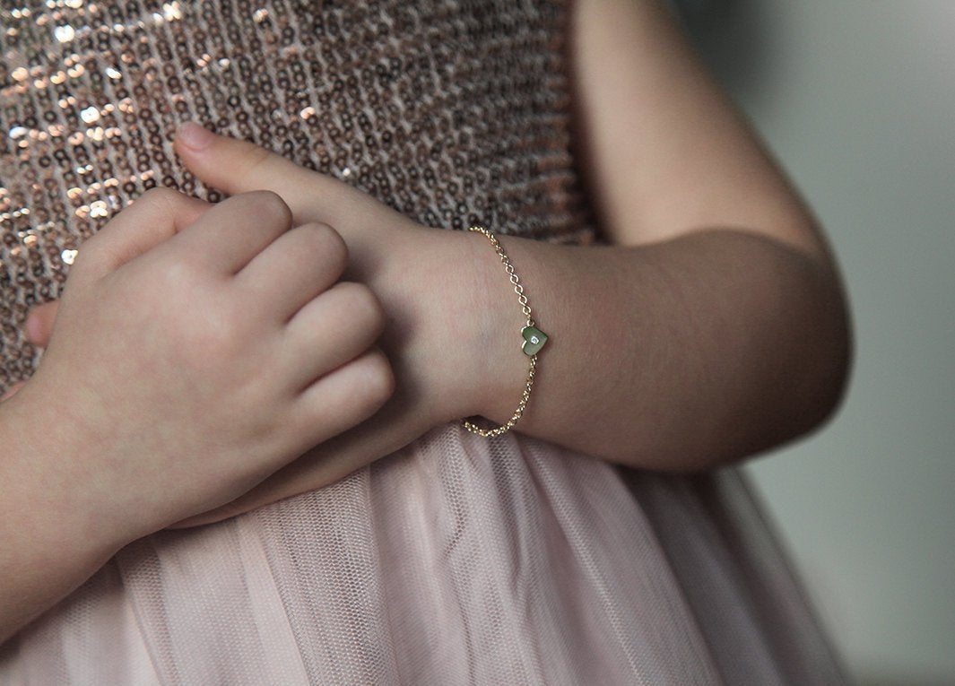 Goldkettenarmband für Kinder mit Herzanhänger und rundem weißen Diamanten