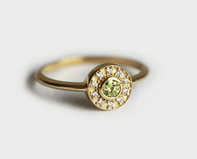 Runder Peridot-Diamant-Verlobungsring mit Diamant-Heiligenschein