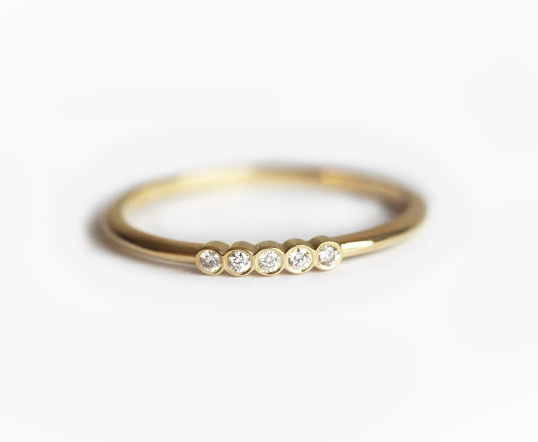 Halb-Eternity-Ring, Fünf-Ring-Capucinne