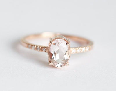 Ovaler rosa Morganit-Ring