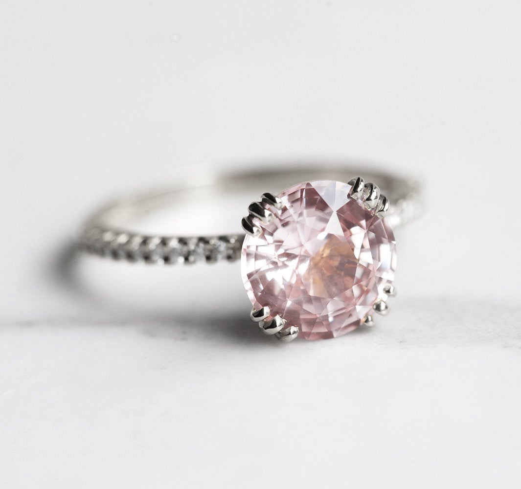 Runder Eternity-Ring mit rosa Saphir und Diamanten