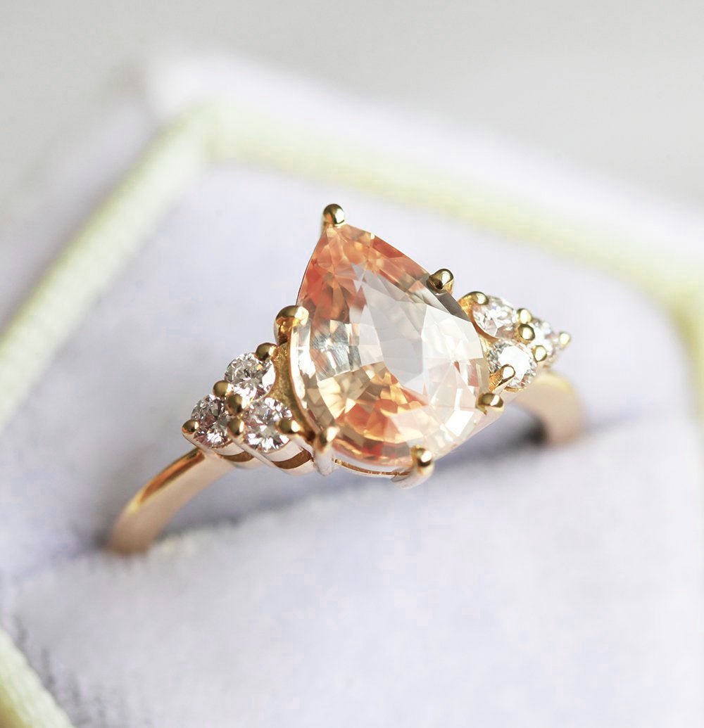 Jeanie Pfirsich-Saphir-Diamant-Ring