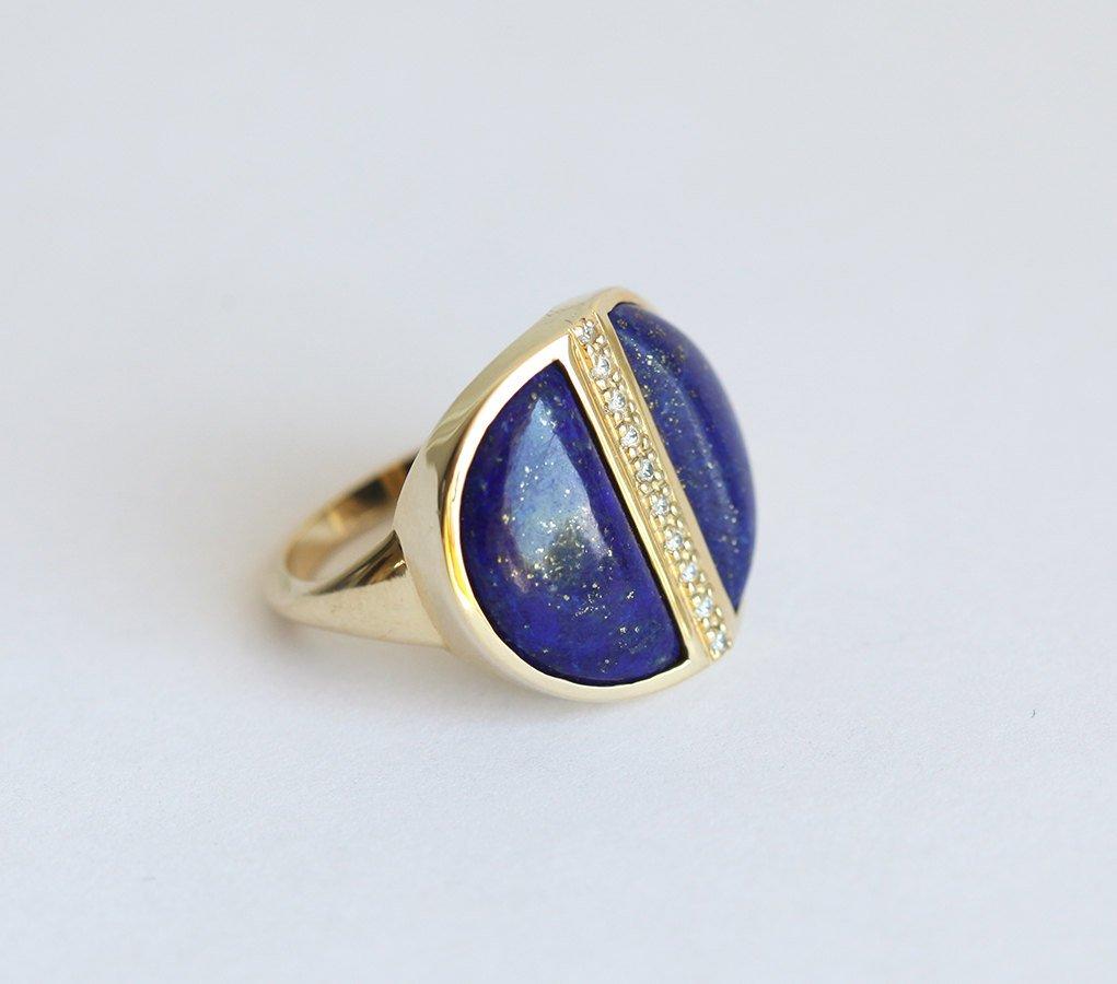 Einzigartiger 2 halbmondförmiger Lapislazuli-Edelsteinring mit kleinen weißen Diamanten dazwischen