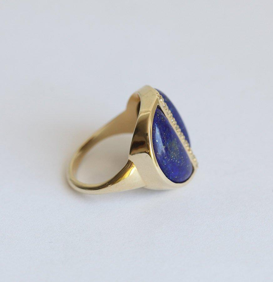 Einzigartiger 2 halbmondförmiger Lapislazuli-Edelsteinring mit kleinen weißen Diamanten dazwischen