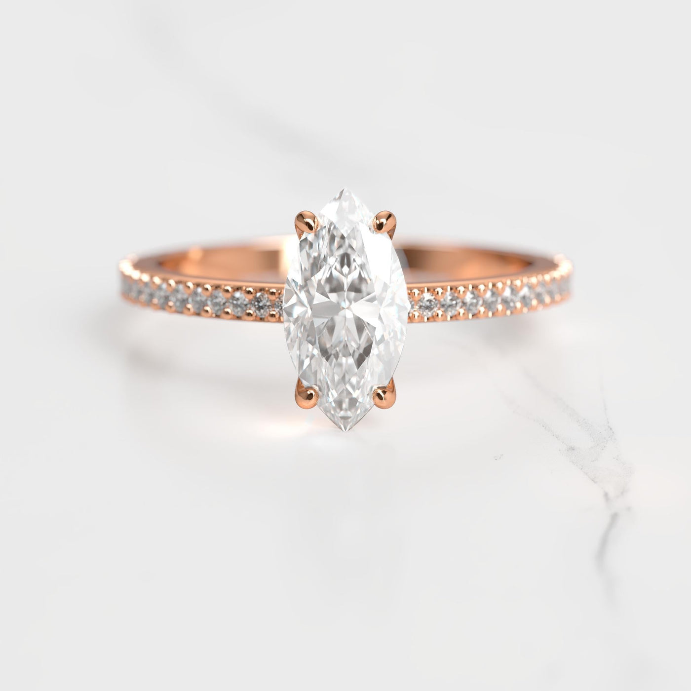 Marquise-Diamantring mit Vollpavé