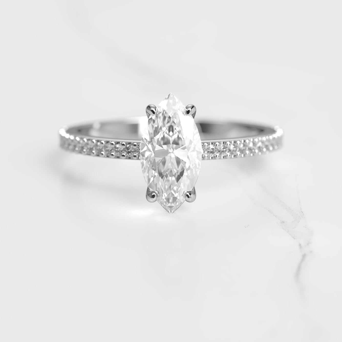 Marquise-Diamantring mit Vollpavé