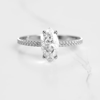 Marquise-Diamantring mit Vollpavé