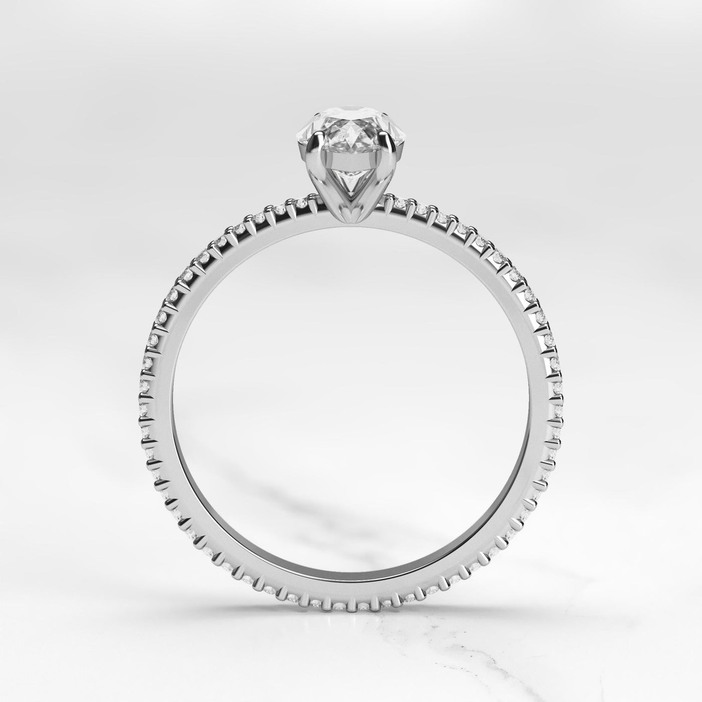 Marquise-Eternity-Ring mit Vollpavé und konischem Diamant