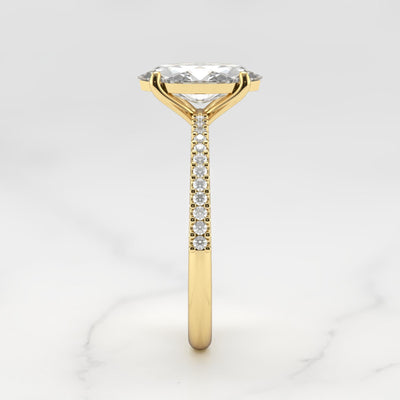 Konischer Diamant-Solitärring im Marquise-Stil mit halbem Pavé