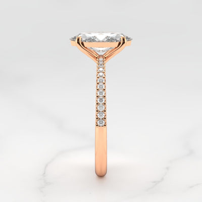 Konischer Diamant-Solitärring im Marquise-Stil mit halbem Pavé