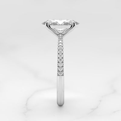 Konischer Diamant-Solitärring im Marquise-Stil mit halbem Pavé