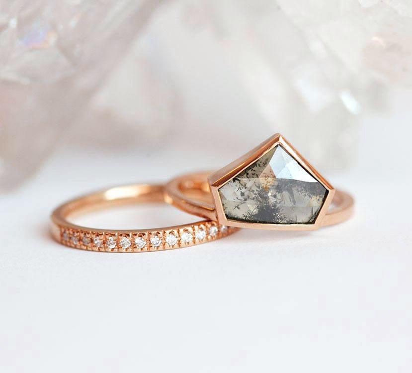 Einzigartiger Salz- und Pfefferdiamant-Ring aus Roségold mit Pavé-Diamantring