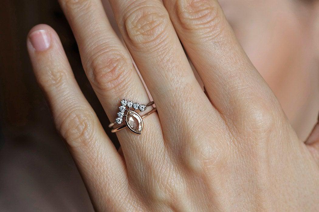 Modernes Diamant-Hochzeitsset, einzigartiges Ringset-Capucinne