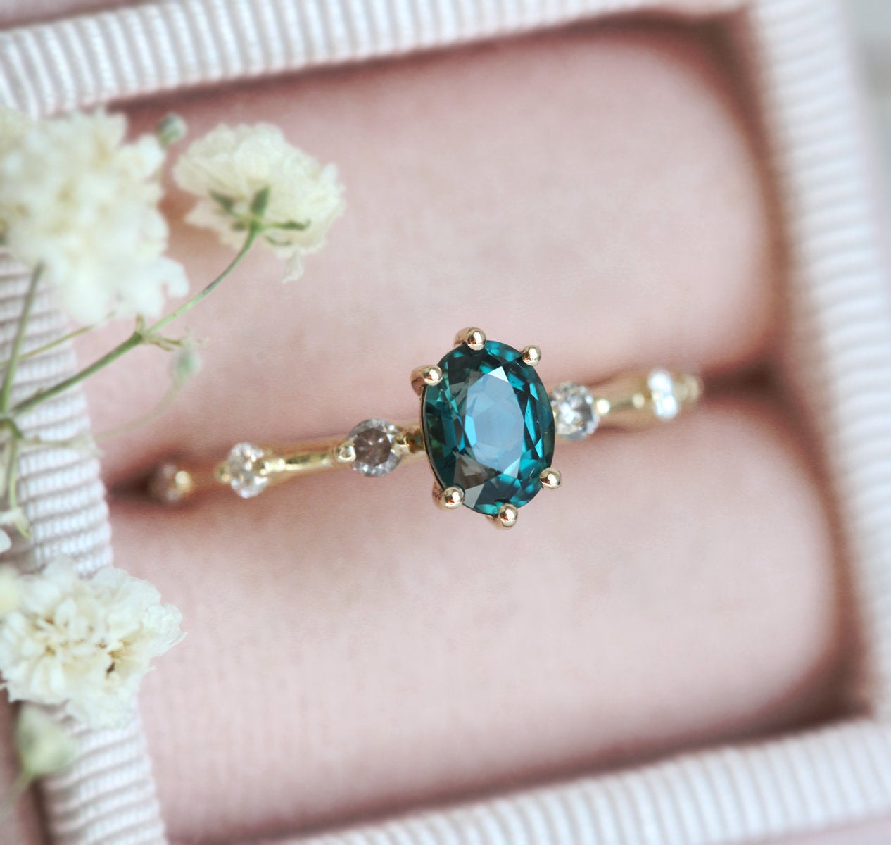 Ophelia Grüner Teal-Saphir-Ring