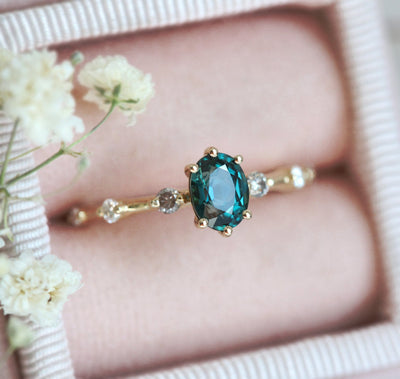 Ophelia Grüner Teal-Saphir-Ring