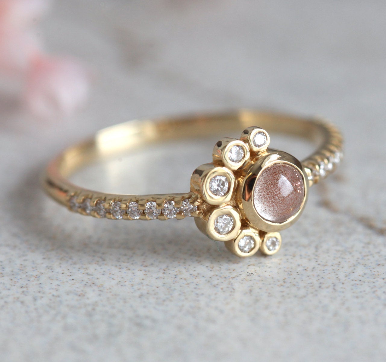 Oregon Sunstone Cluster-Ring mit Diamanten-Capucinne