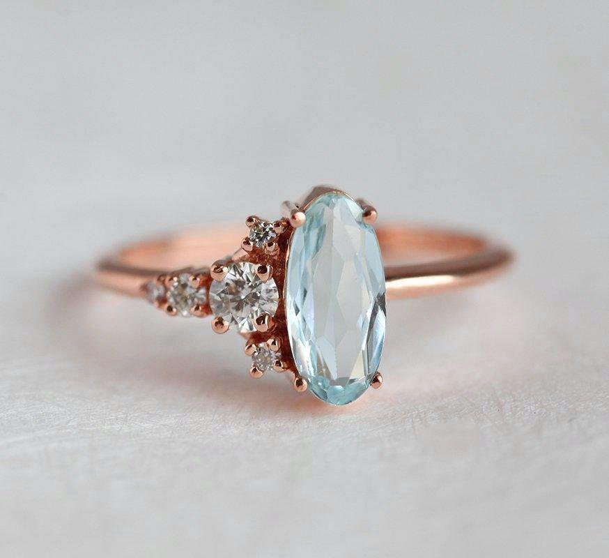 Paityn Ovaler Aquamarin-Diamantring