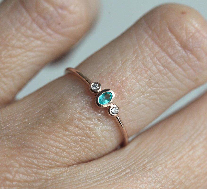 Verlobungsring mit Paraiba-Turmalin und Diamant