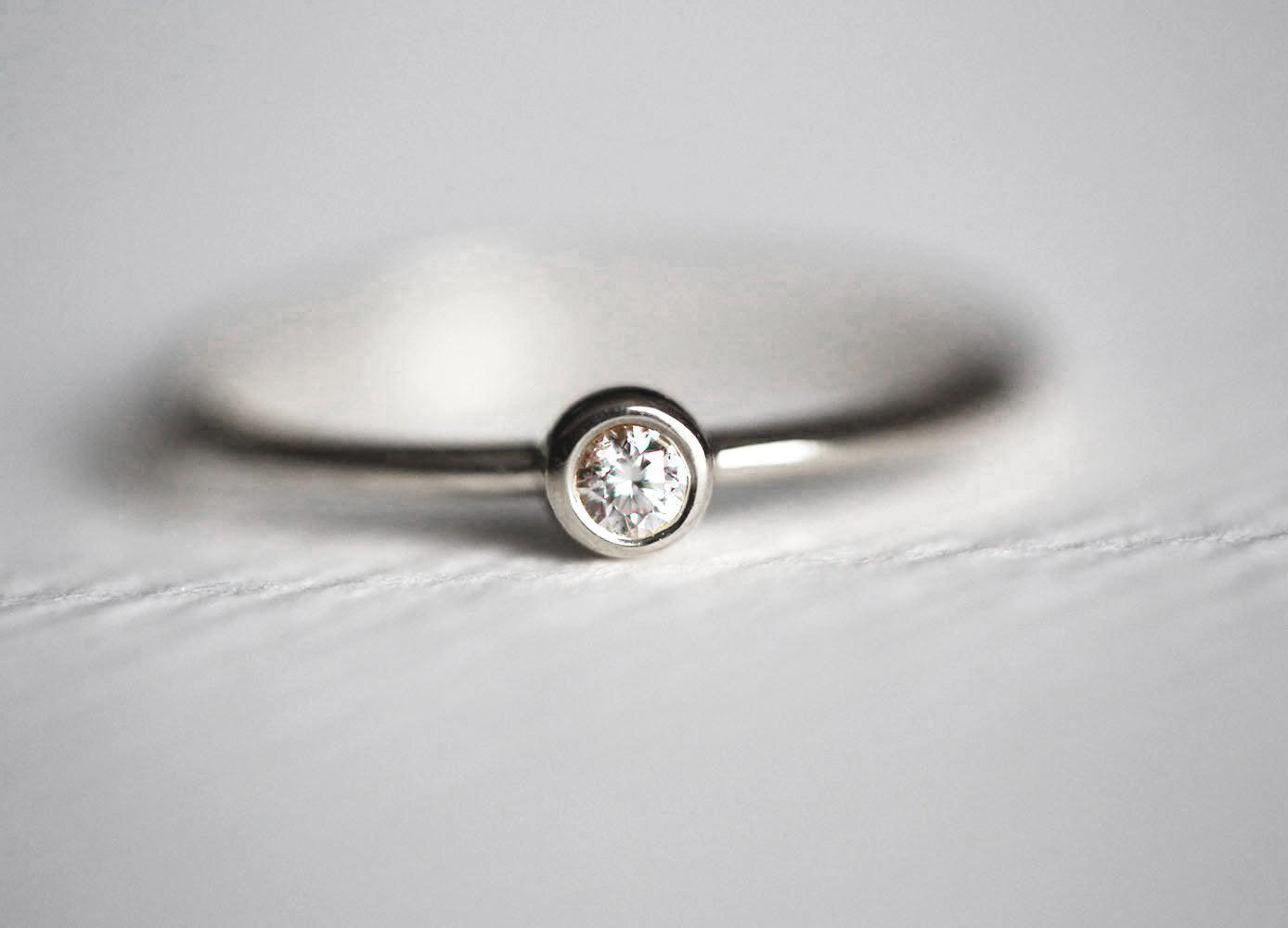 SOLITÄR-DIAMANT-RING, KLEINER DIAMANT-RING-Capucinne