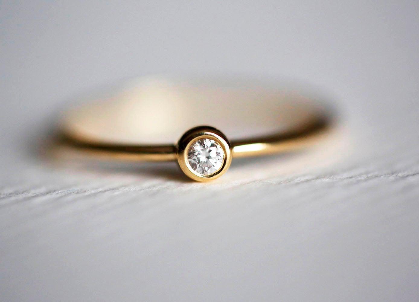 SOLITÄR-DIAMANT-RING, KLEINER DIAMANT-RING-Capucinne