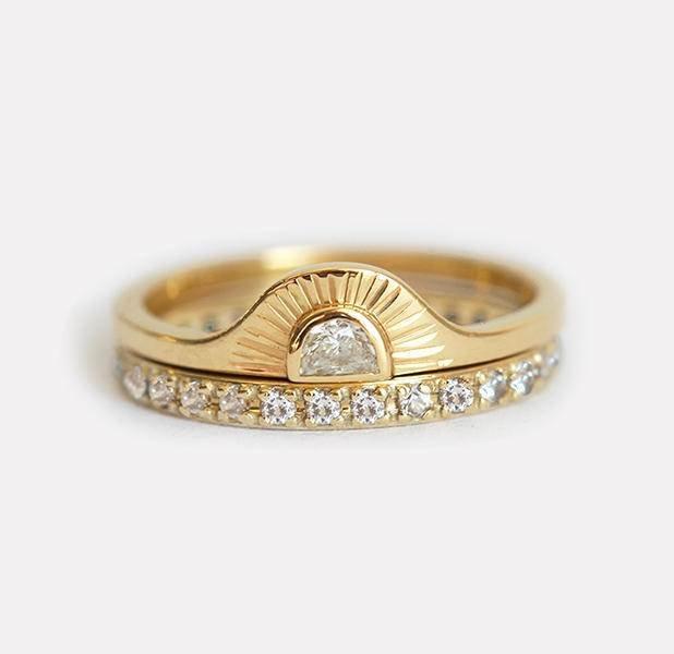 Sunrise-Diamantring-Set mit passendem Diamant-Eternity-Band-Capucinne