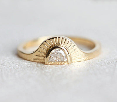 SUNRISE RING-Capucinne