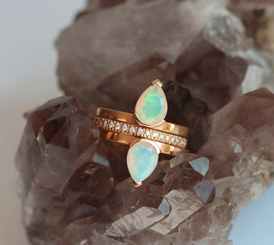 Birnen-Opal-Ring-Set mit 3 Bändern, mittlerer Ewigkeitsring mit Pavé-Diamanten