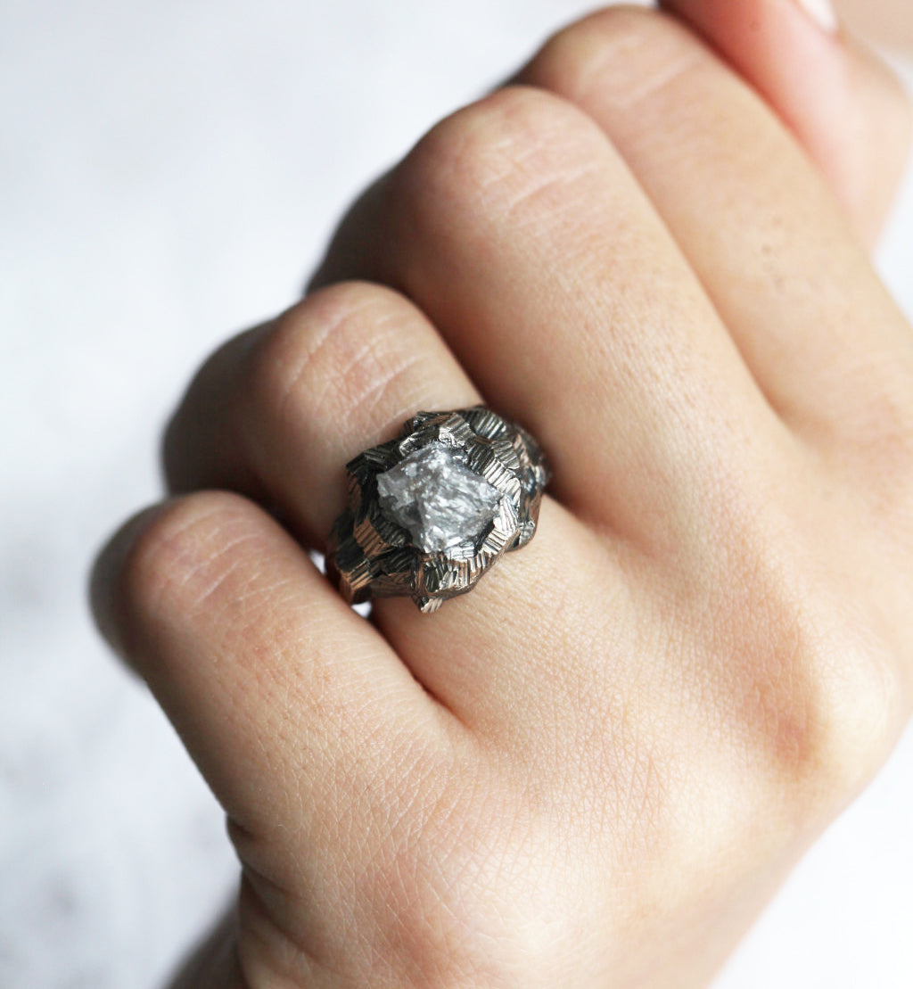 Der Rock-Diamant-Ring-Capucinne